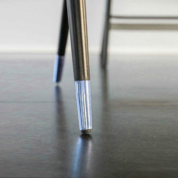 Stuhl aus Stoff oder Leder und mit Holzbeinen | Modell CADU