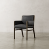 Moderner Stuhl mit Armlehne aus Leder und Holzrahmen | Modell CELIO
