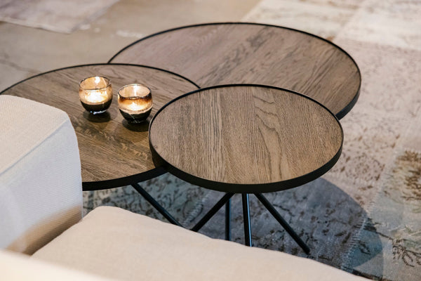 Stylischer Couchtisch aus massivem Eichenholz