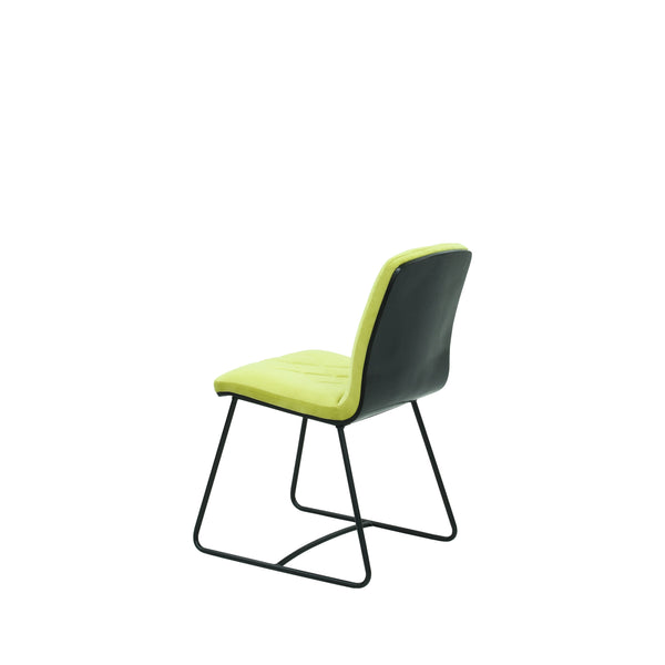 Schlanker Stuhl ohne Armlehnen aus Stoff oder Lederbezug  |  Modell DEZ