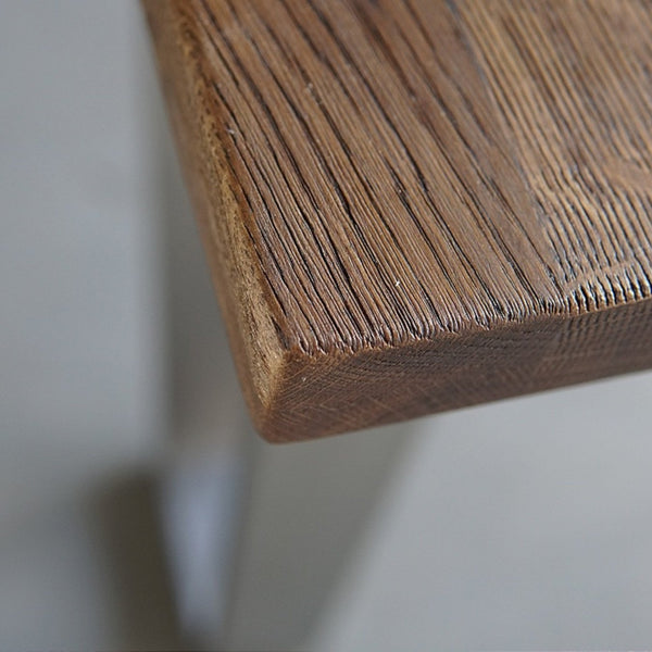 Wohnzimmer Tisch mit Eichenholzplatte und Inox-Beinen |  Modell HARPER INOX