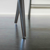 Dünner Stuhl aus Stoff oder Leder ✔ Modell HUGO